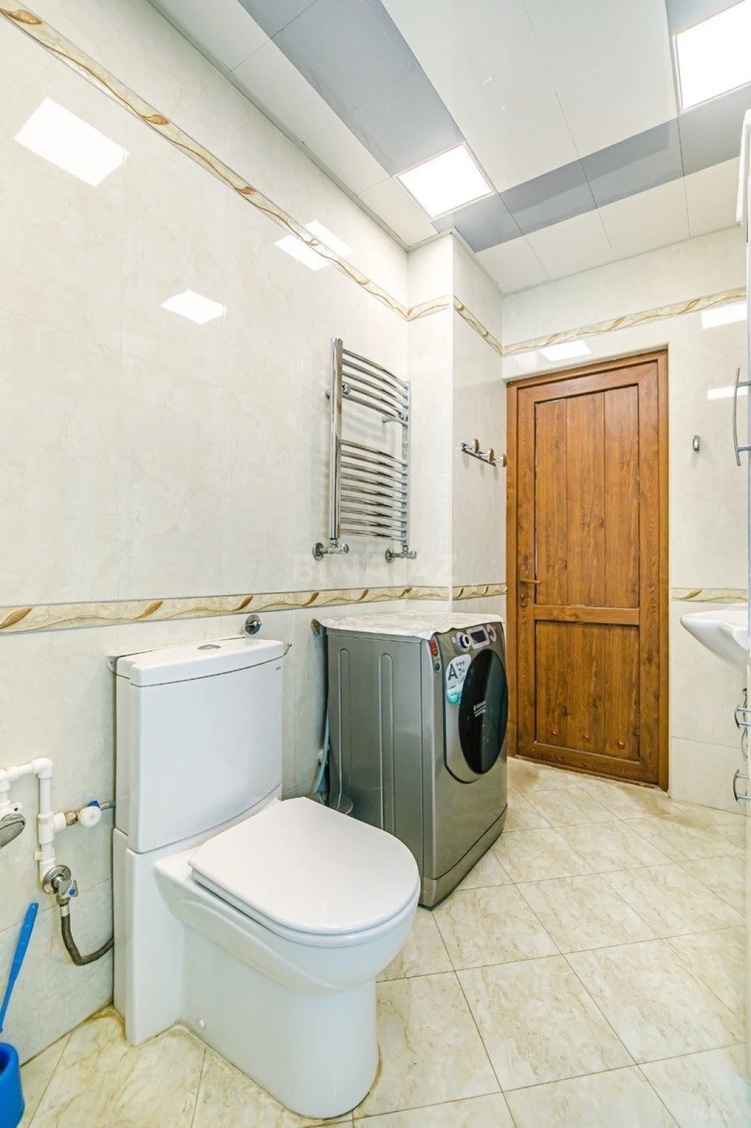Kirayə verilir 2 otaqlı mənzil 104 m²