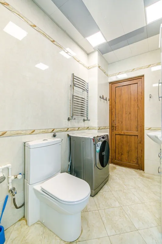 Kirayə verilir 2 otaqlı mənzil 104 m²