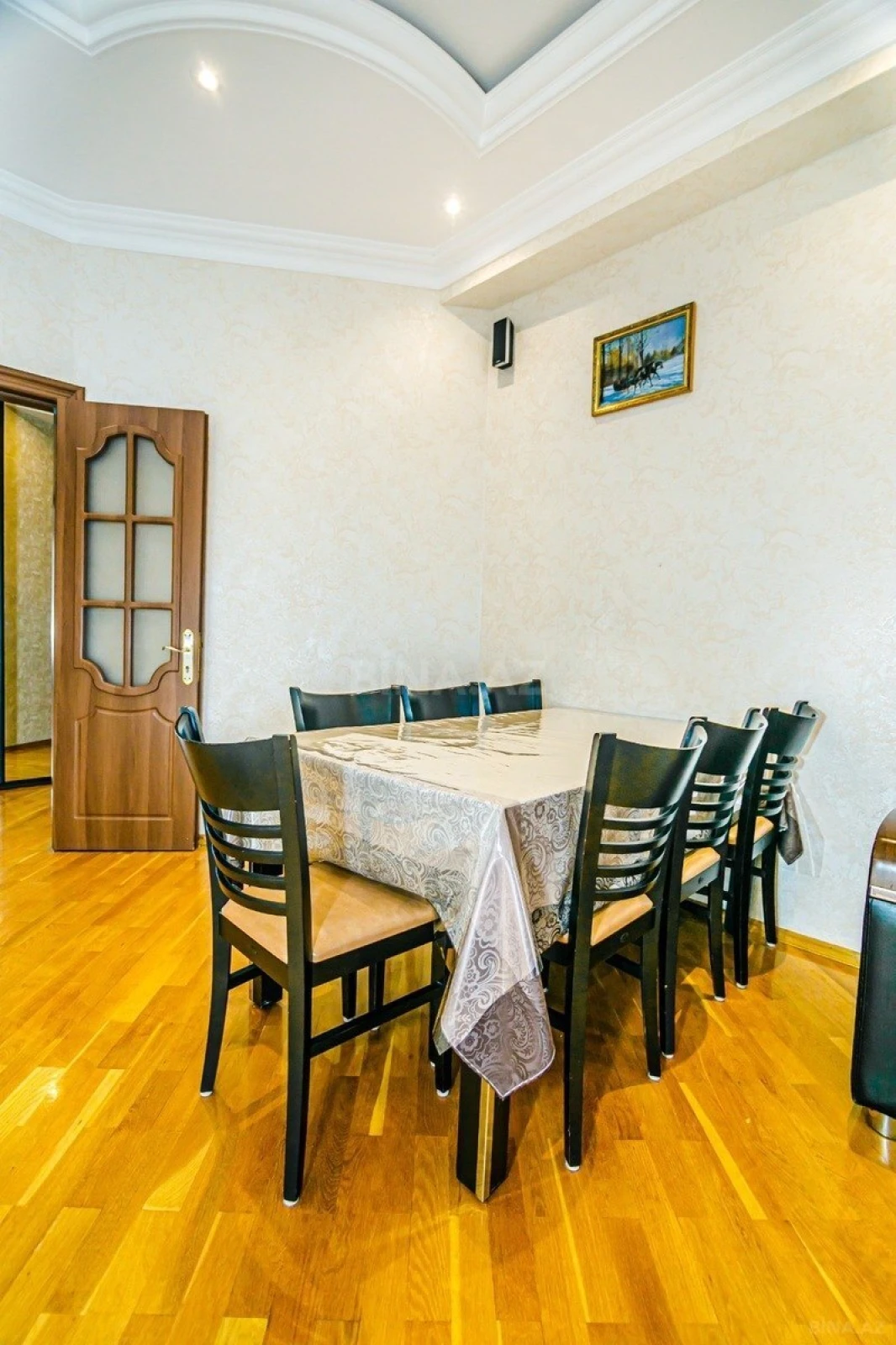 Kirayə verilir 2 otaqlı mənzil 104 m²