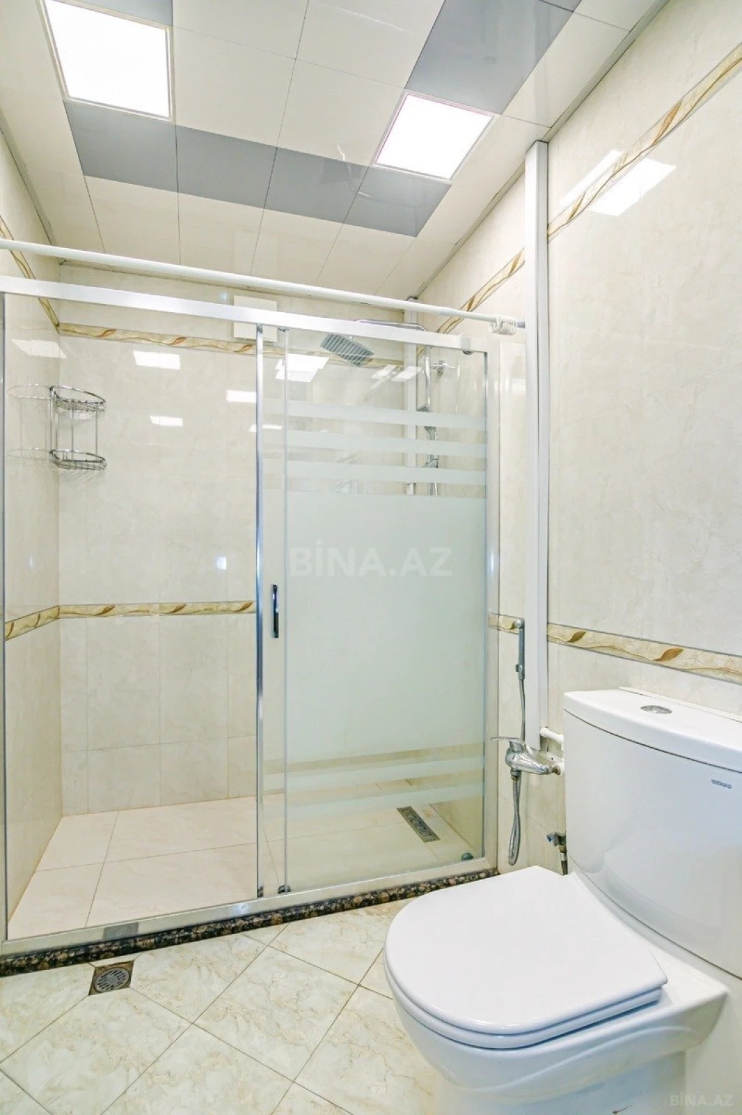Kirayə verilir 2 otaqlı mənzil 104 m²