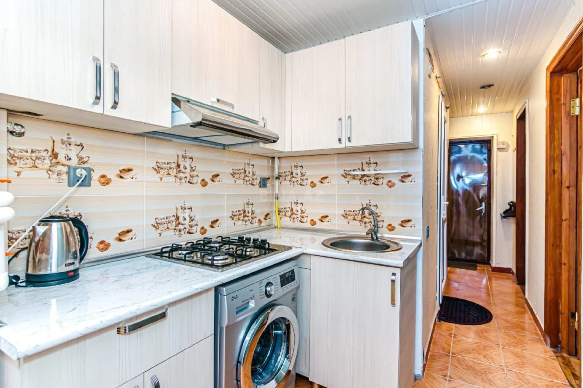 Kirayə verilir 2 otaqlı mənzil 104 m²