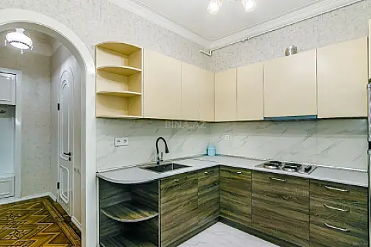 Kirayə verilir 2 otaqlı mənzil 95 m²