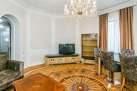 Kirayə verilir 2 otaqlı mənzil 95 m²