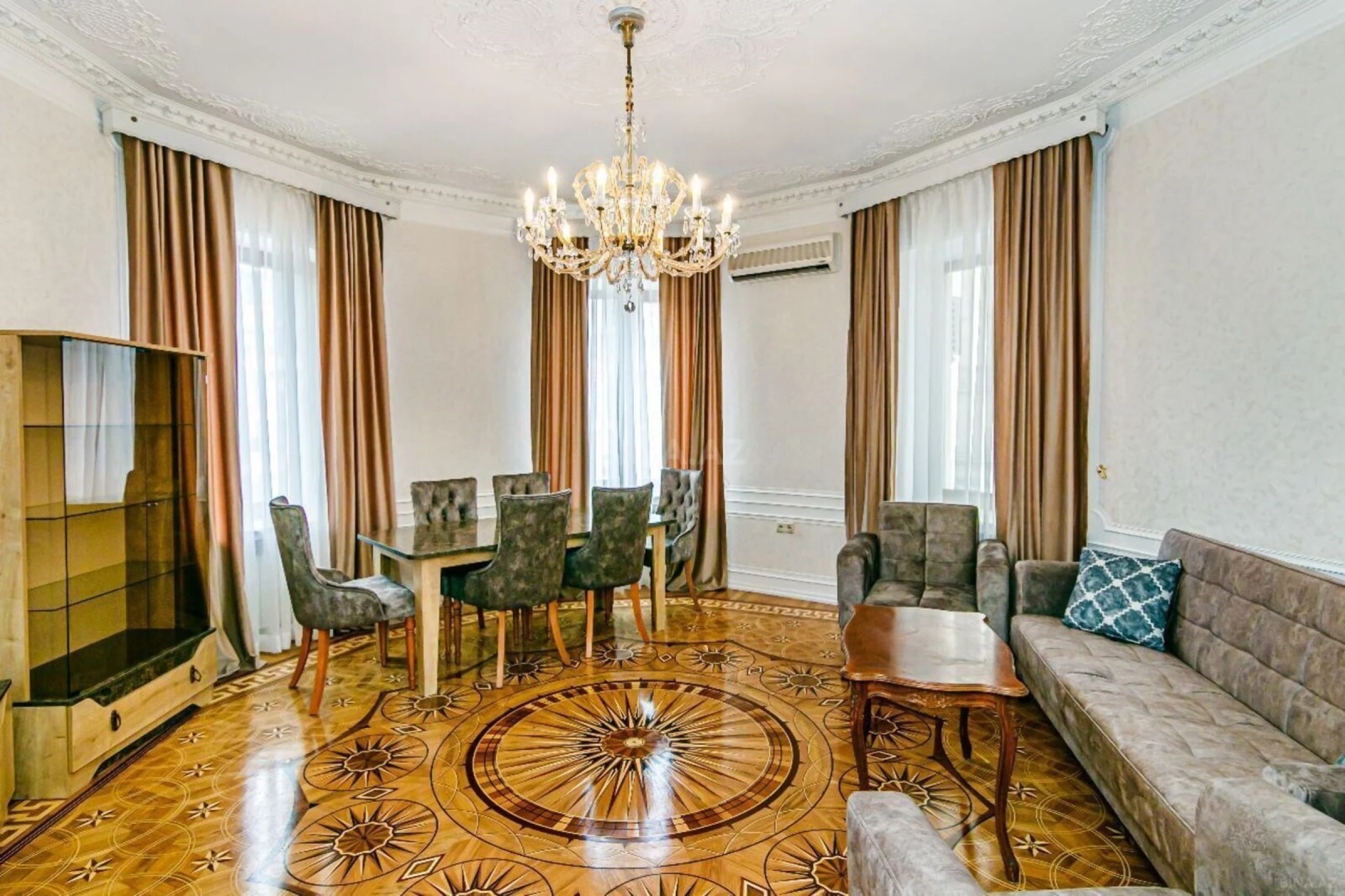 Kirayə verilir 2 otaqlı mənzil 95 m²