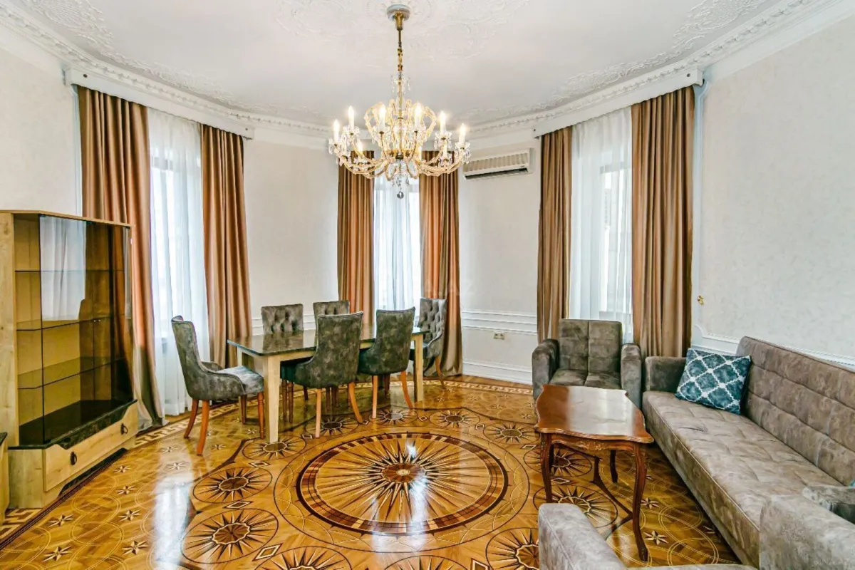 Kirayə verilir 2 otaqlı mənzil 95 m²