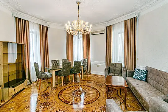 Kirayə verilir 2 otaqlı mənzil 95 m² — Bakı, Nizami 2 otaq 95.00 m²