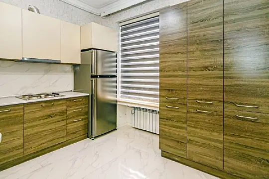 Kirayə verilir 2 otaqlı mənzil 95 m²