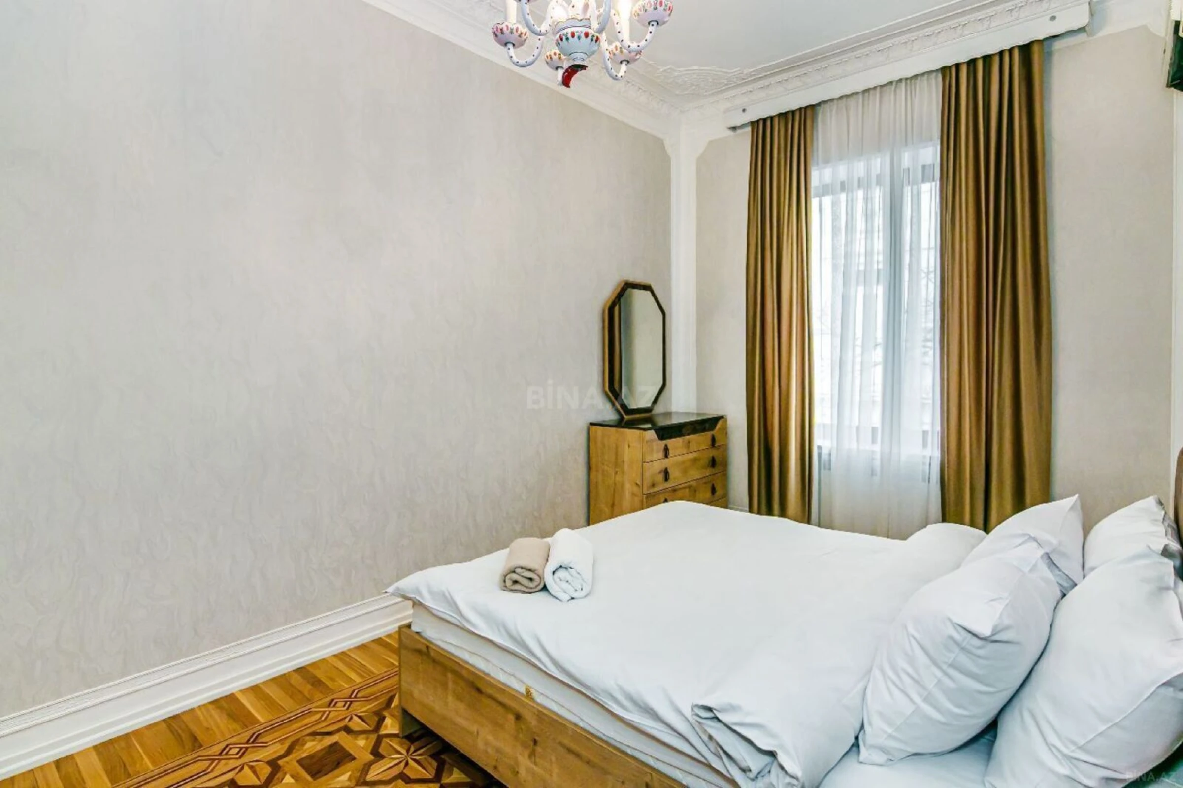 Kirayə verilir 2 otaqlı mənzil 95 m²