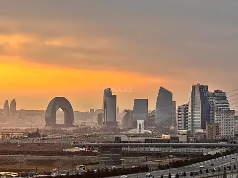 Satılır 4 otaqlı mənzil 185 m²