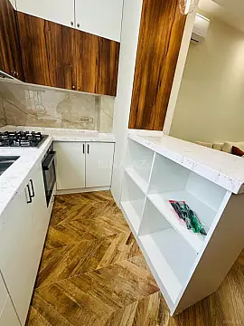 Satılır 2 otaqlı mənzil 73 m²