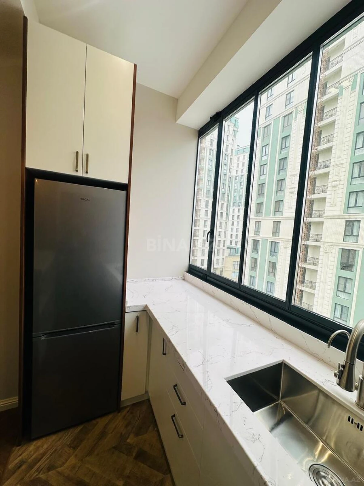 Satılır 2 otaqlı mənzil 73 m²
