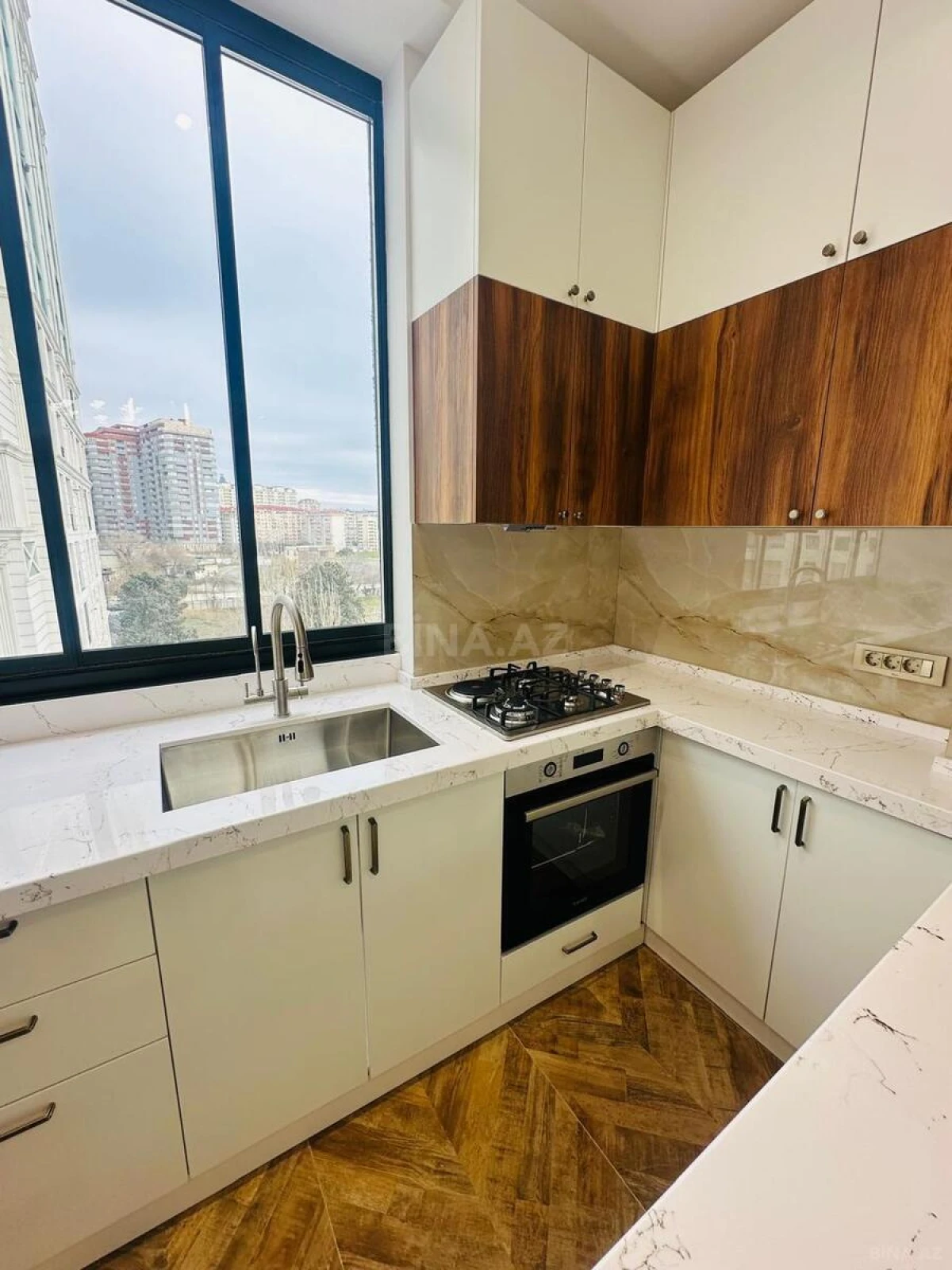 Satılır 2 otaqlı mənzil 73 m²