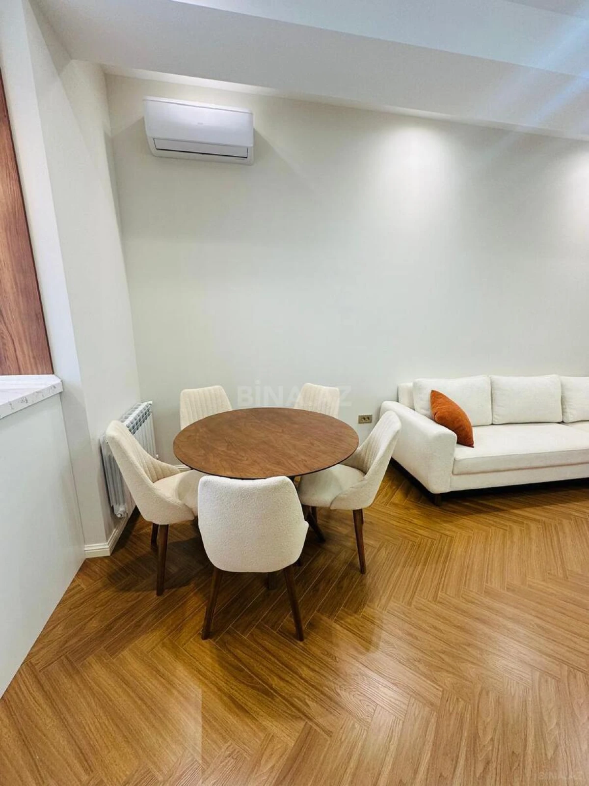 Satılır 2 otaqlı mənzil 73 m²