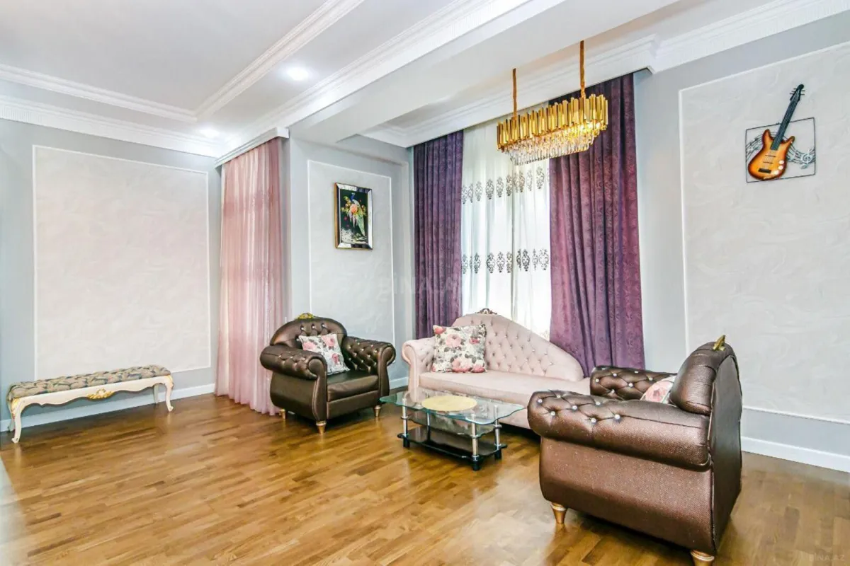 Kirayə verilir 2 otaqlı mənzil 105 m²