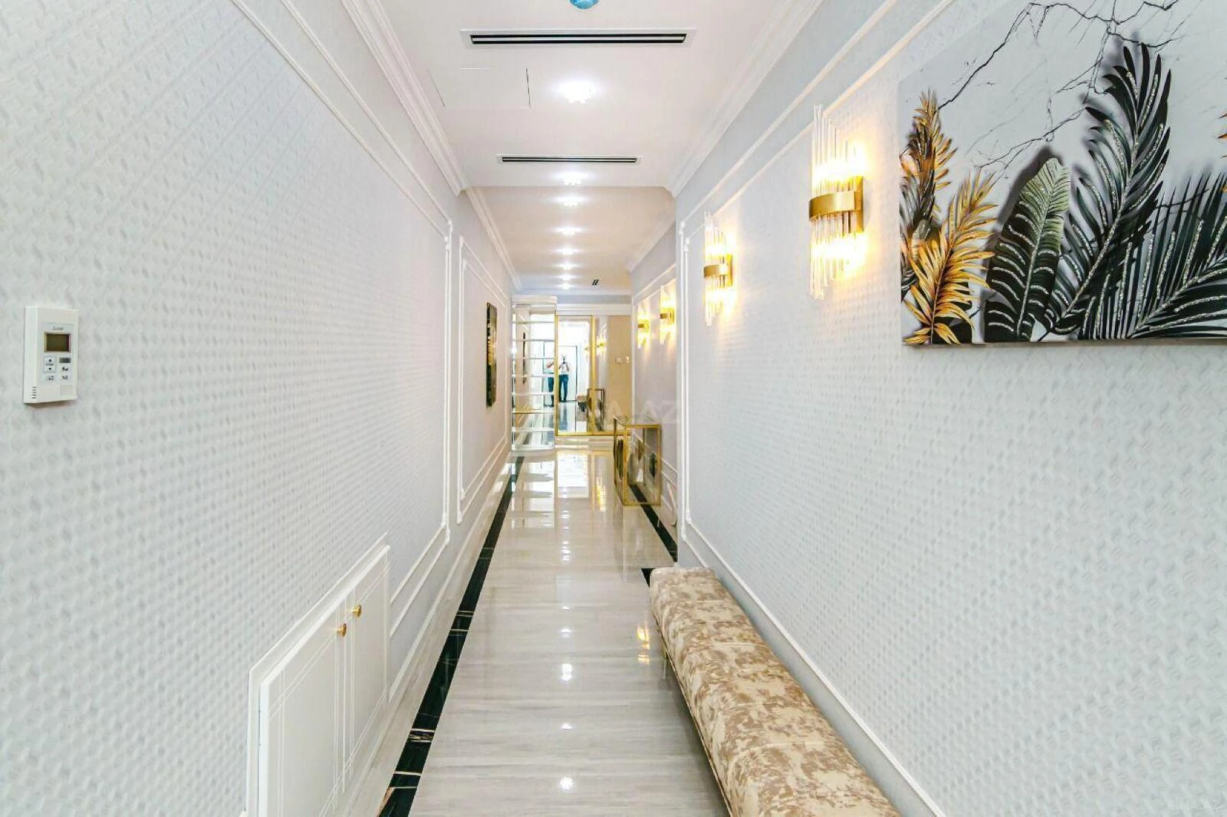 Kirayə verilir 2 otaqlı mənzil 105 m²