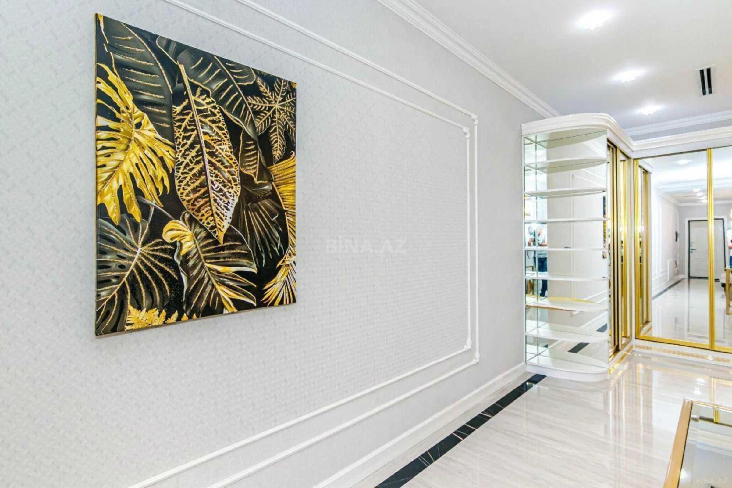 Kirayə verilir 2 otaqlı mənzil 105 m²