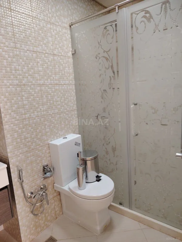 Satılır 4 otaqlı mənzil 285 m²