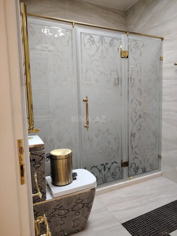 Satılır 4 otaqlı mənzil 285 m²