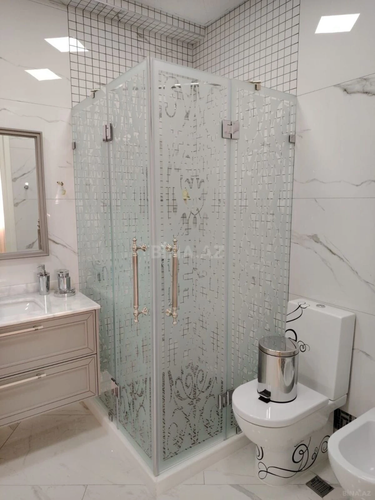 Satılır 4 otaqlı mənzil 285 m²