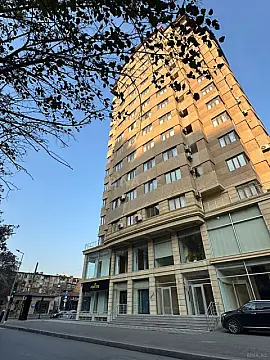 Satılır 3 otaqlı mənzil 154 m²