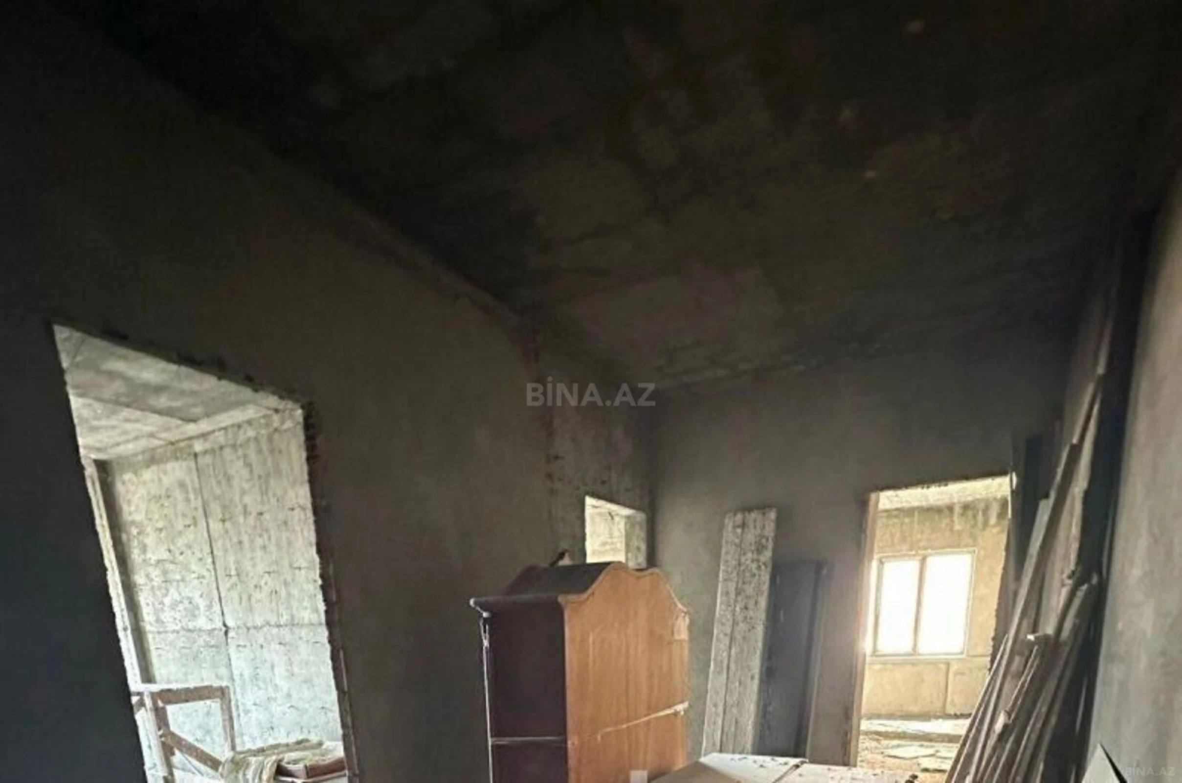 Satılır 3 otaqlı mənzil 154 m²