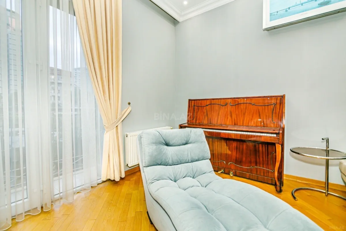 Kirayə verilir 3 otaqlı mənzil 114 m²