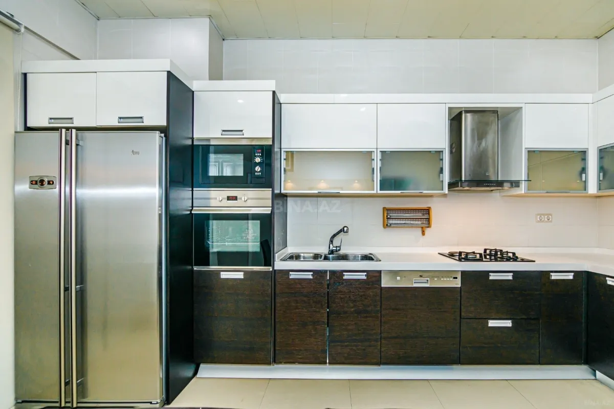 Kirayə verilir 3 otaqlı mənzil 114 m²