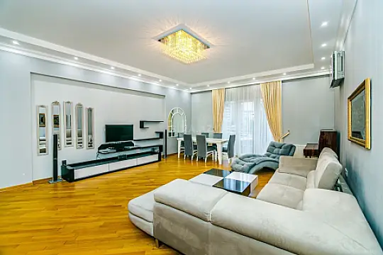 Kirayə verilir 3 otaqlı mənzil 114 m² — Bakı, Nizami 3 otaq 114.00 m²