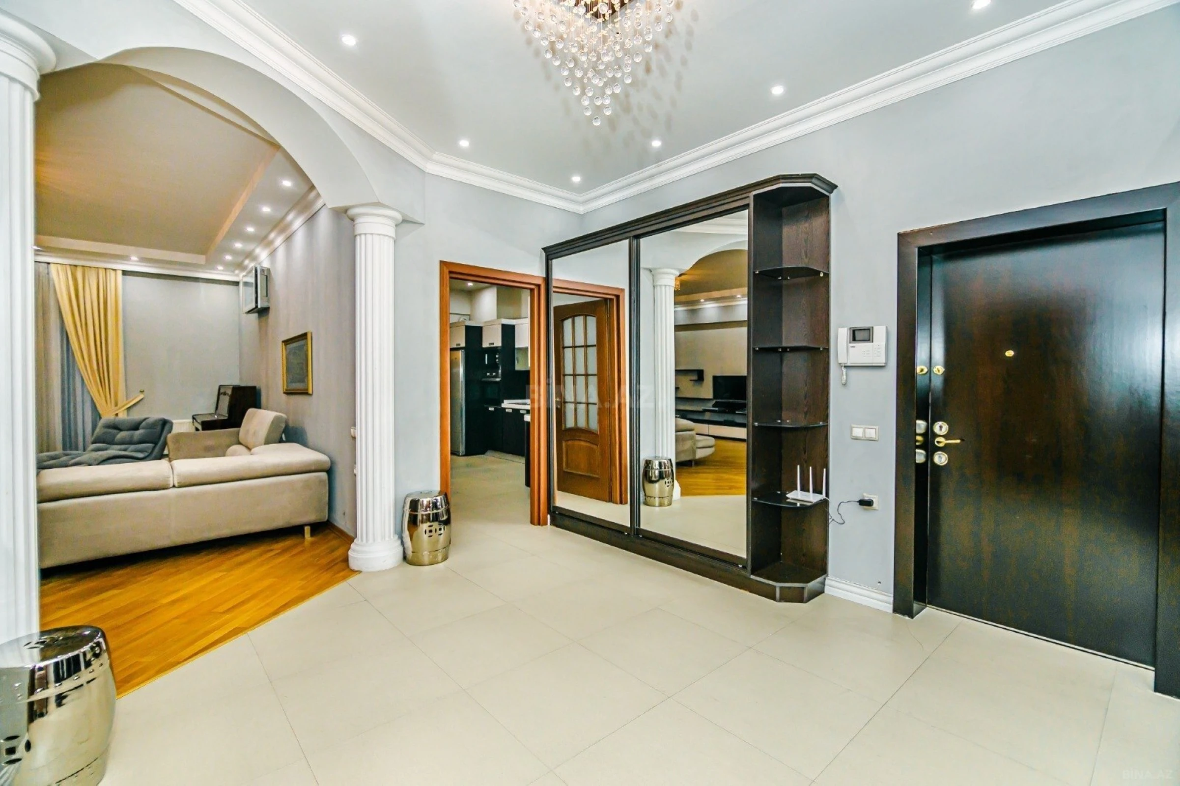 Kirayə verilir 3 otaqlı mənzil 114 m²