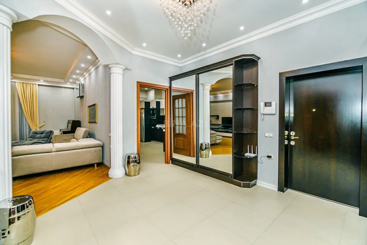 Kirayə verilir 3 otaqlı mənzil 114 m²