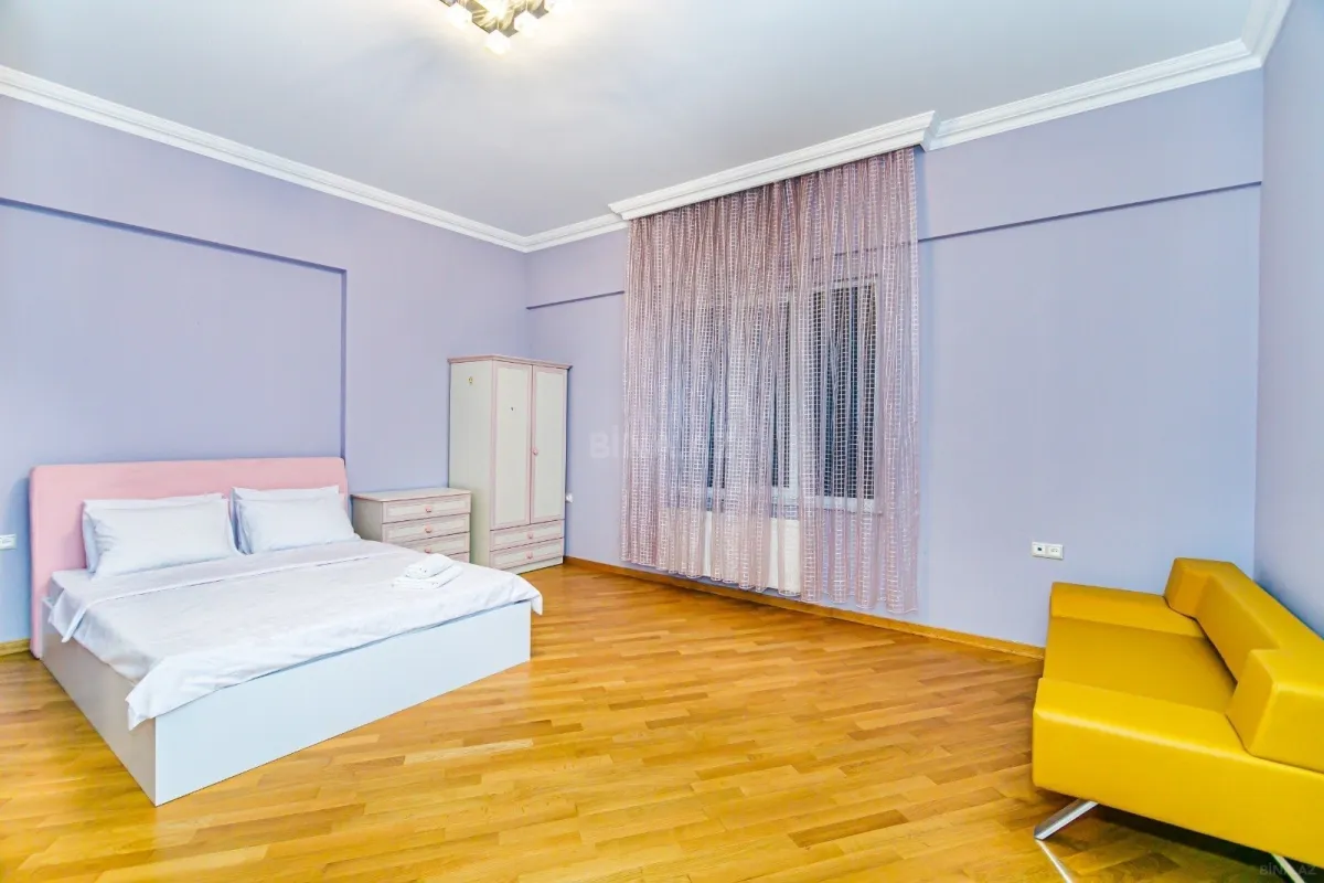 Kirayə verilir 3 otaqlı mənzil 114 m²