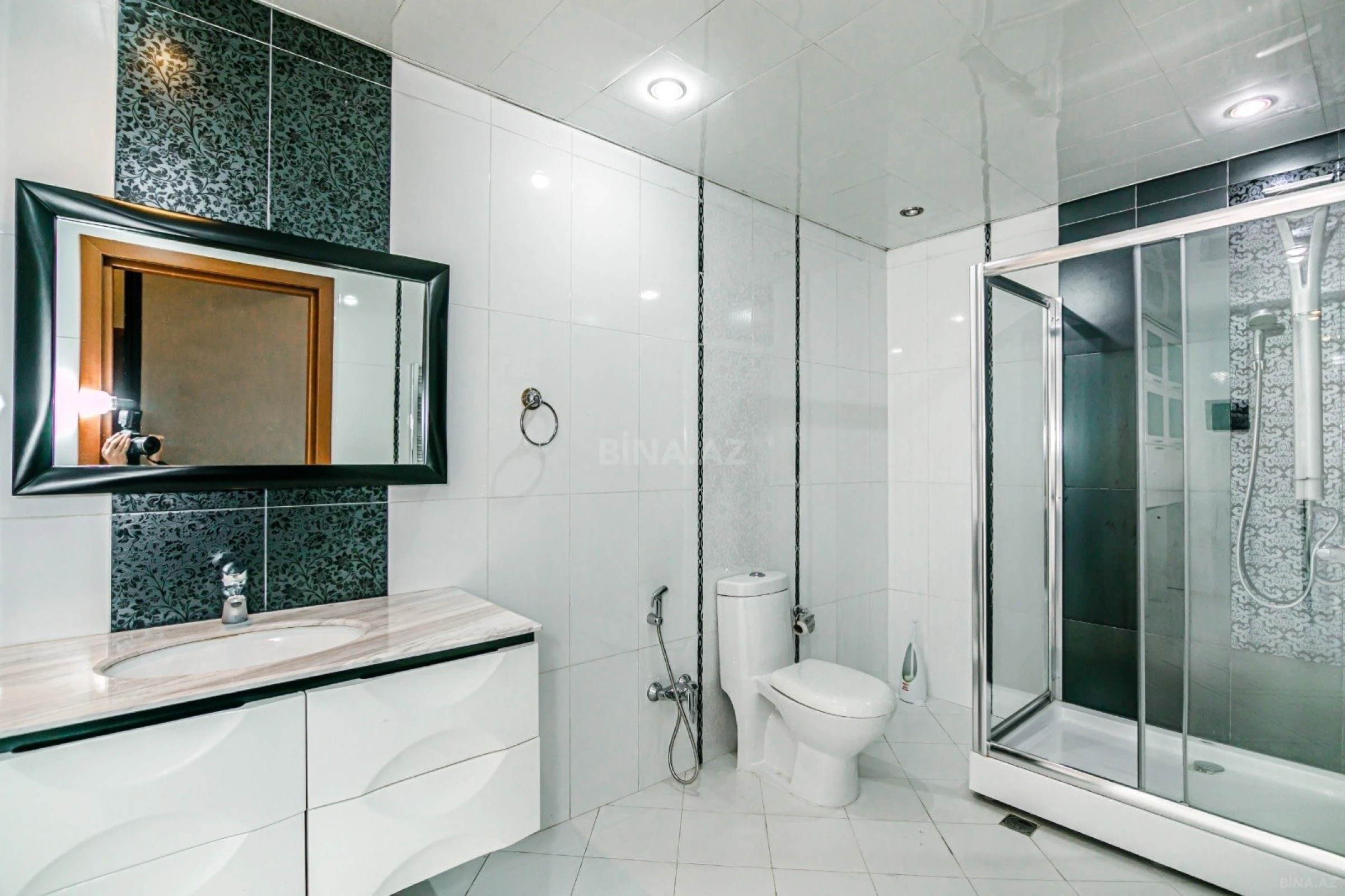 Kirayə verilir 3 otaqlı mənzil 114 m²