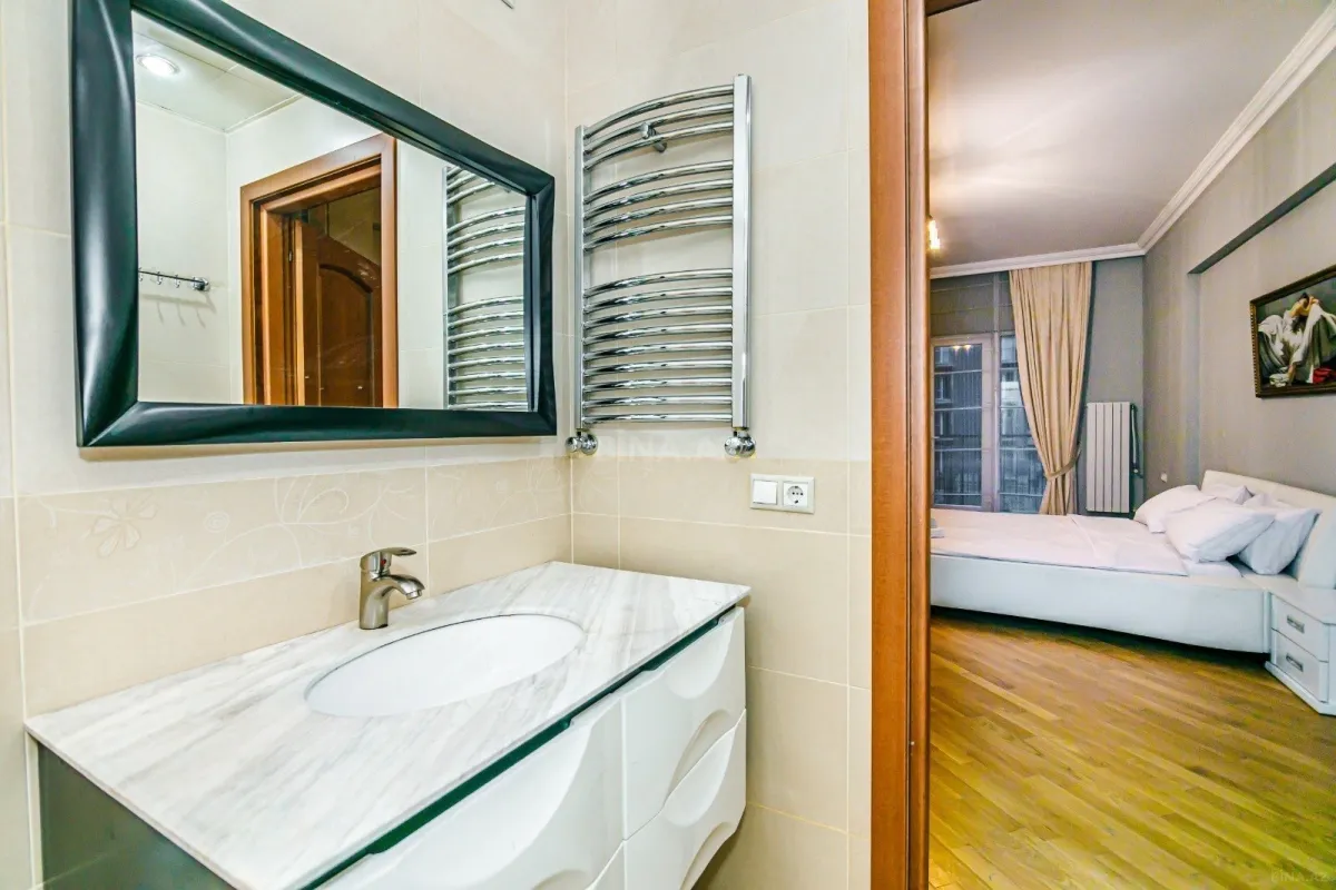 Kirayə verilir 3 otaqlı mənzil 114 m²