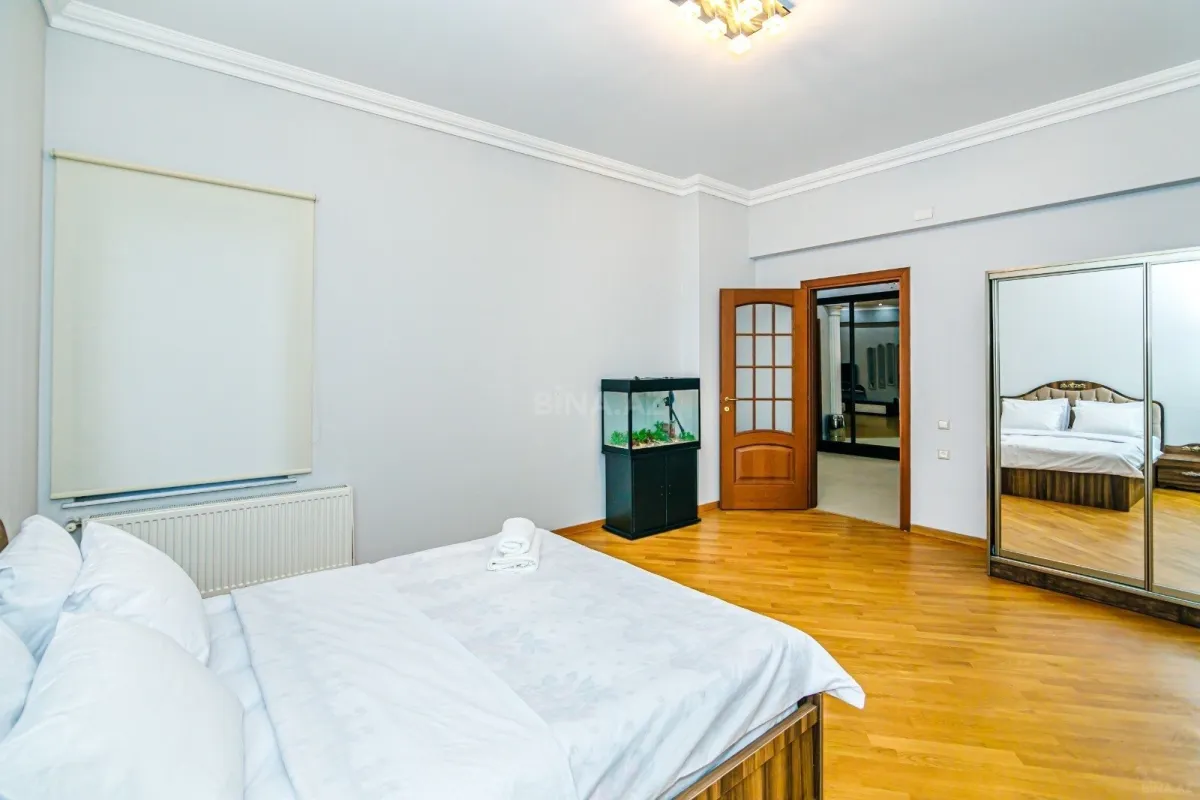 Kirayə verilir 3 otaqlı mənzil 114 m²