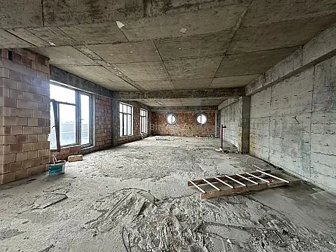 Satılır 10 otaqlı mənzil 1400 m²