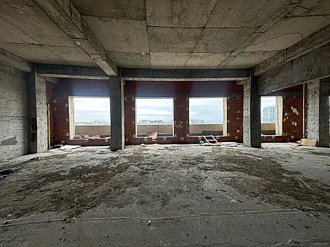 Satılır 10 otaqlı mənzil 1400 m²