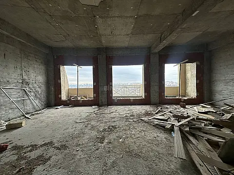 Satılır 10 otaqlı mənzil 1400 m²