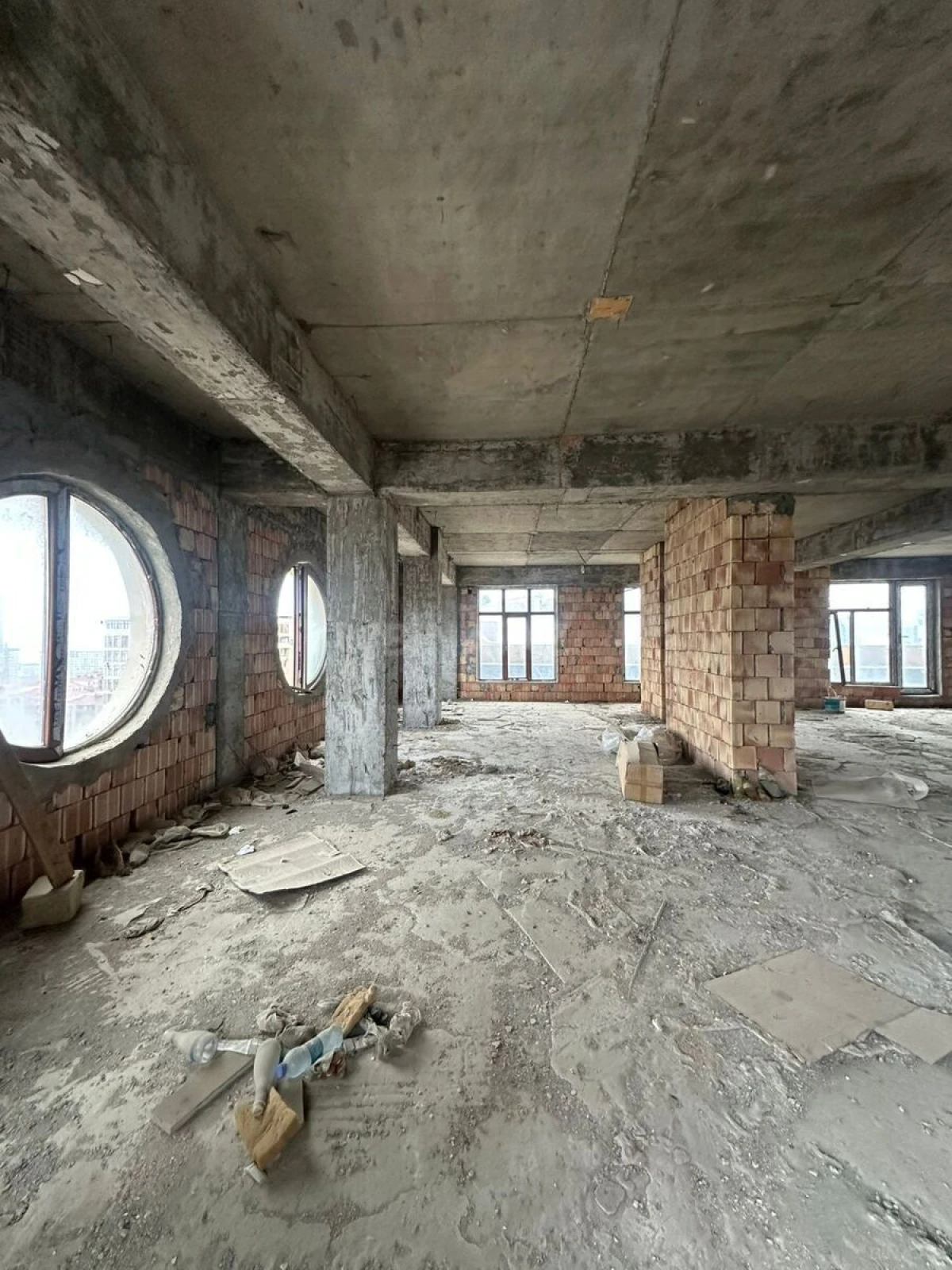 Satılır 10 otaqlı mənzil 1400 m²