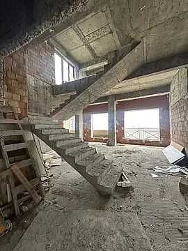 Satılır 10 otaqlı mənzil 1400 m²