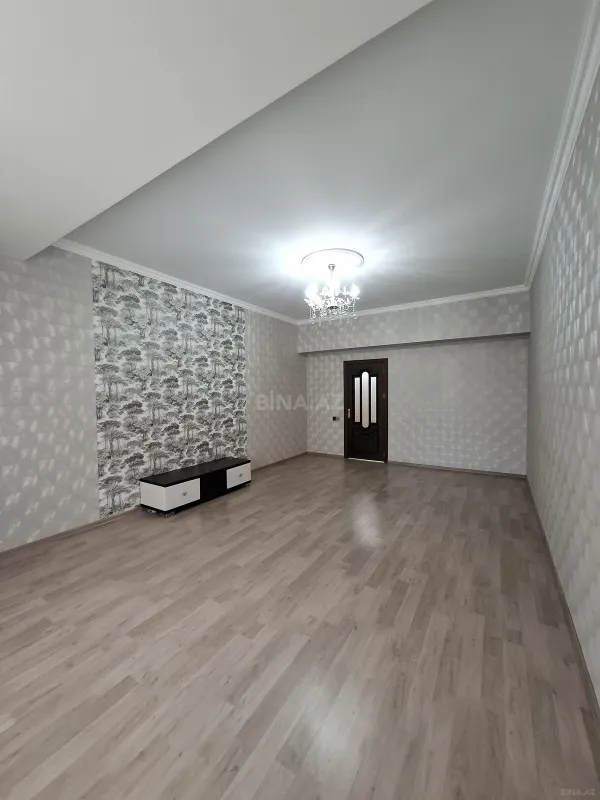 Satılır 4 otaqlı mənzil 120 m²