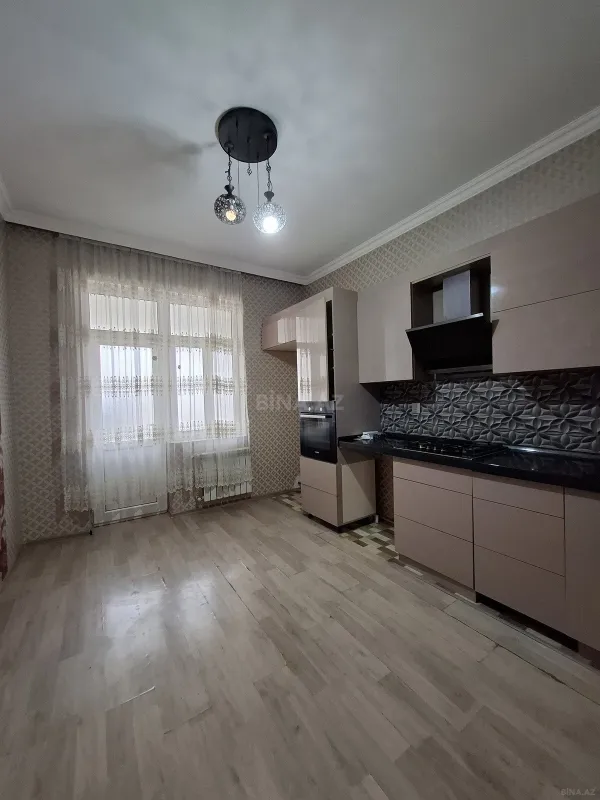 Satılır 4 otaqlı mənzil 120 m²