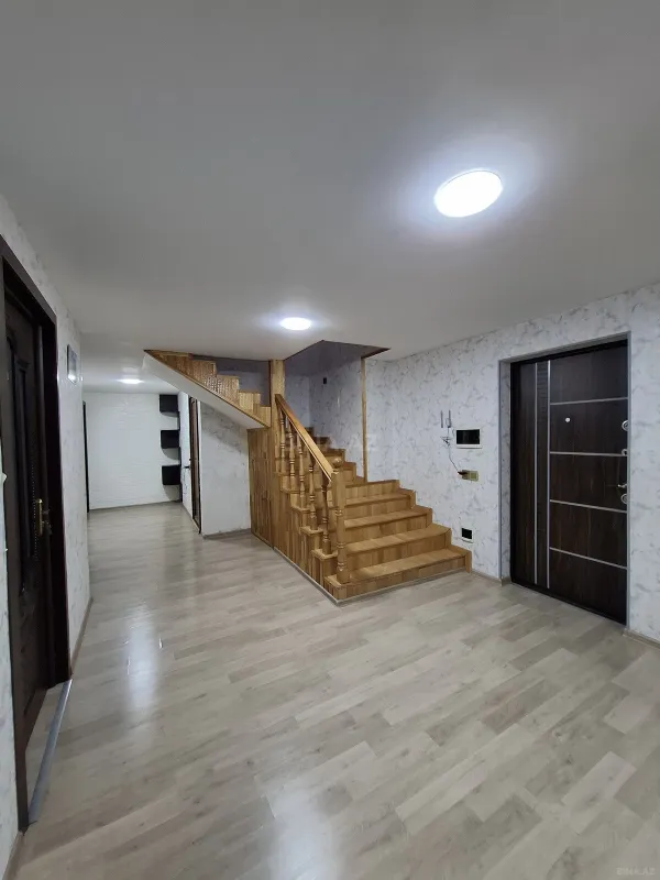 Satılır 4 otaqlı mənzil 120 m²