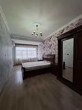 Satılır 4 otaqlı mənzil 120 m²
