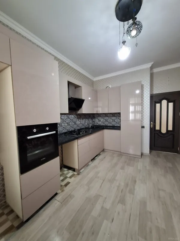 Satılır 4 otaqlı mənzil 120 m²