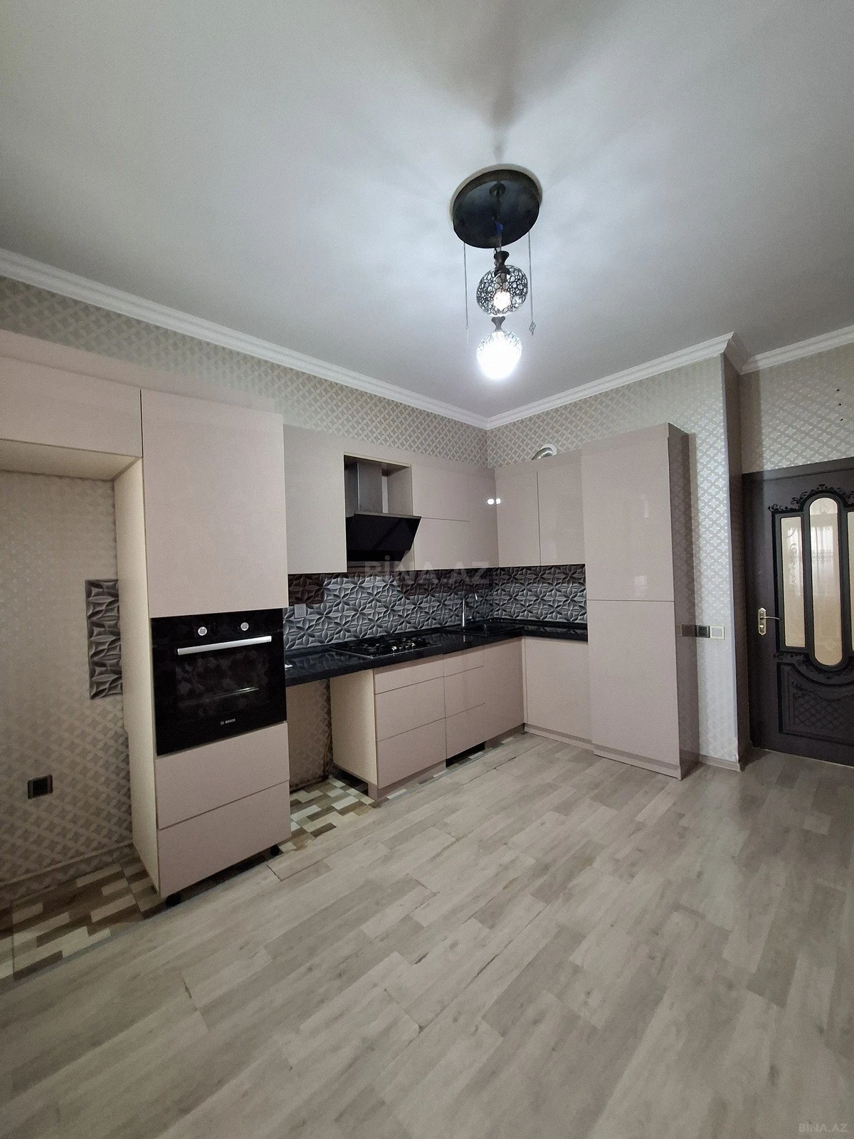 Satılır 4 otaqlı mənzil 120 m²