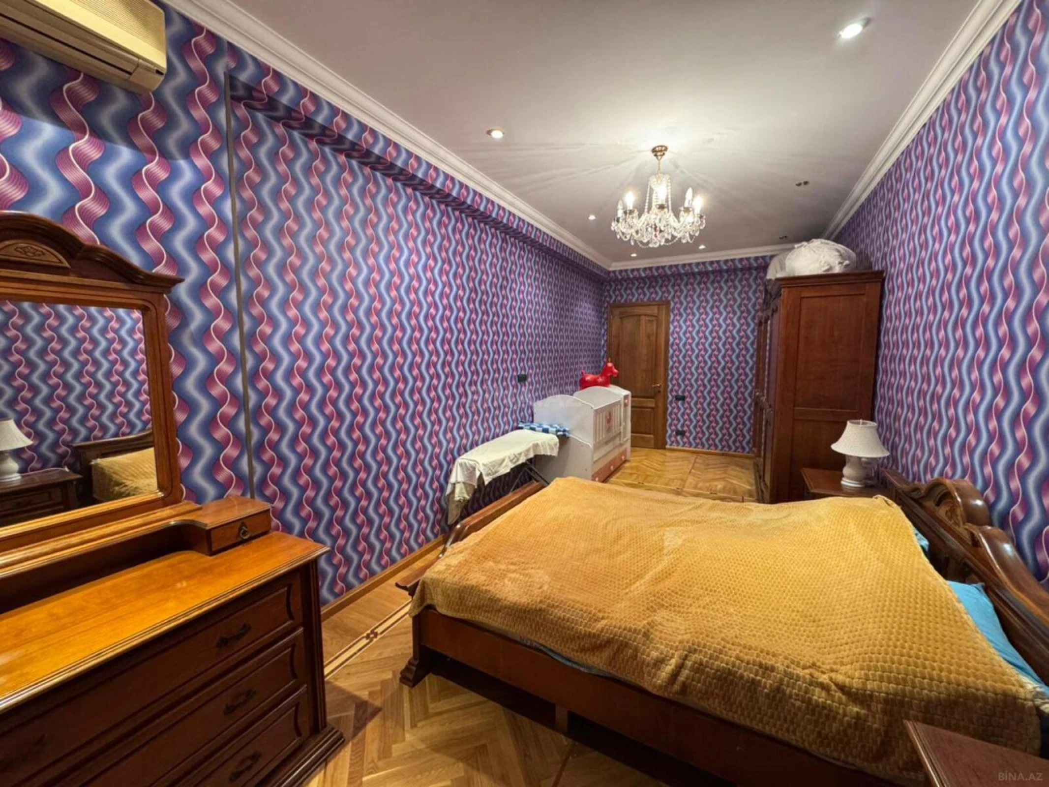 Kirayə verilir 2 otaqlı mənzil 115 m²