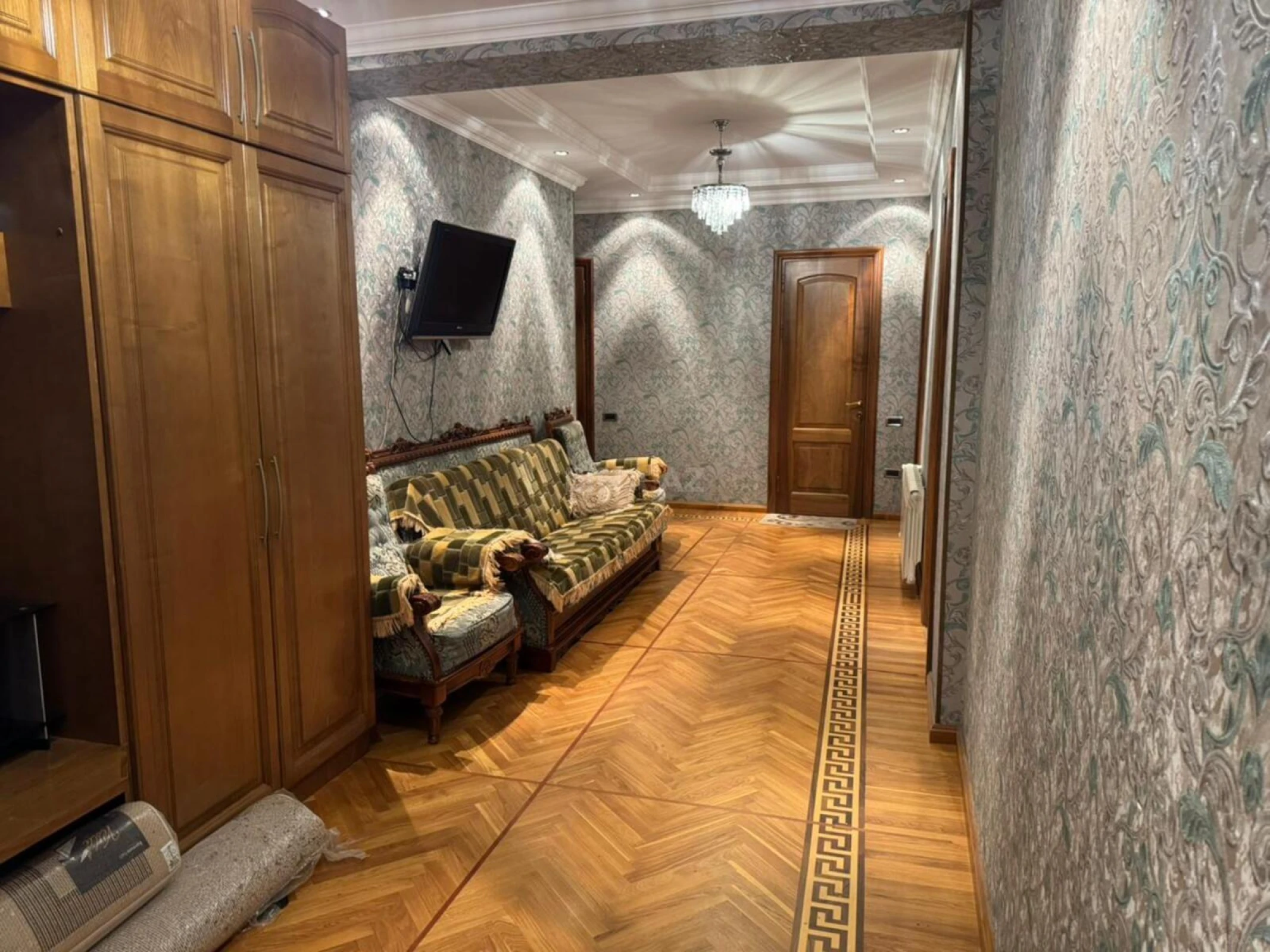 Kirayə verilir 2 otaqlı mənzil 115 m²