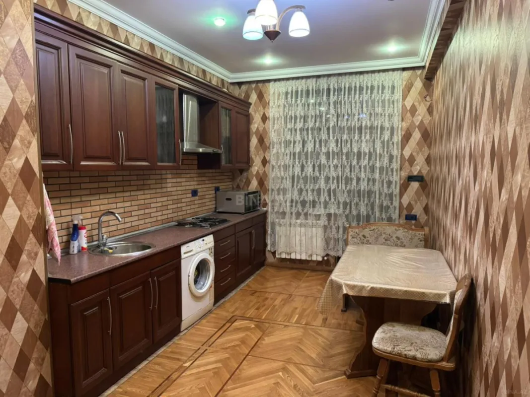 Kirayə verilir 2 otaqlı mənzil 115 m²