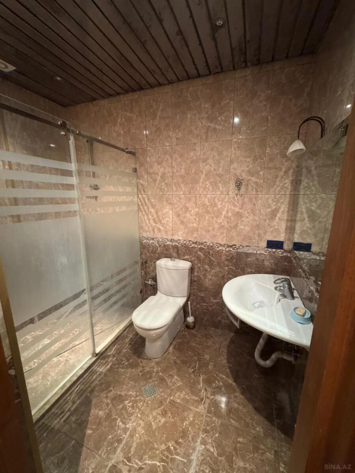 Kirayə verilir 2 otaqlı mənzil 115 m²