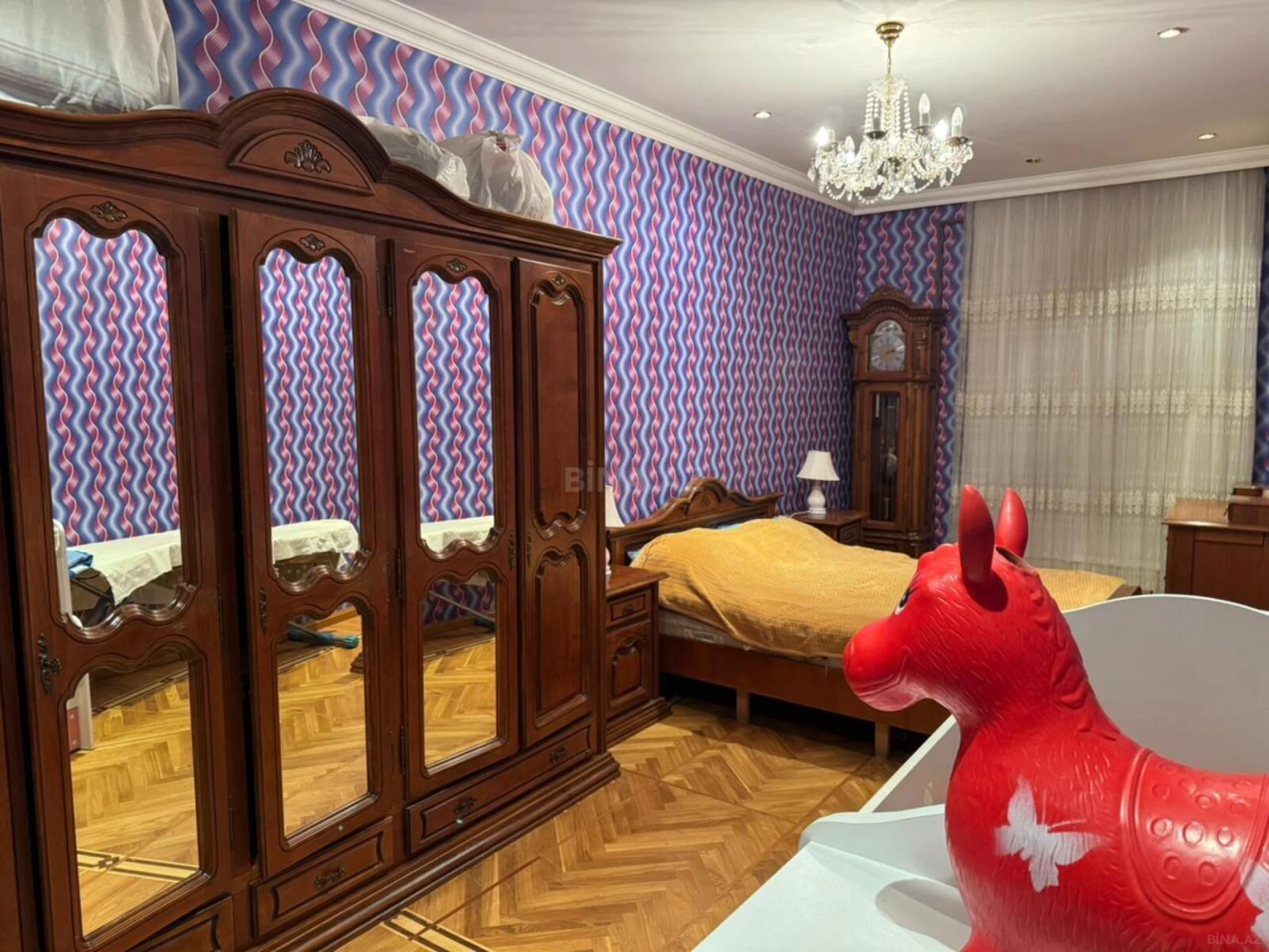 Kirayə verilir 2 otaqlı mənzil 115 m²